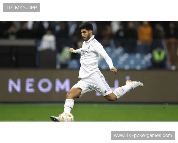 伯纳乌球场补赛夜:球迷高涨热情烘托冠军争夺氛围