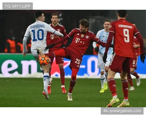 欧冠现场：拜仁半场0-2落后皇马，图赫尔换下基米希变阵三中卫